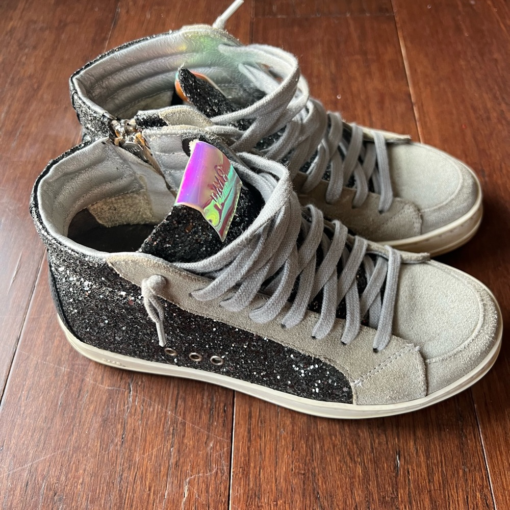 P448 skate glitter black